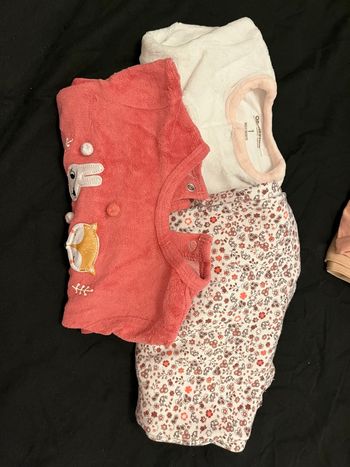 Lot vêtements  1 mois 