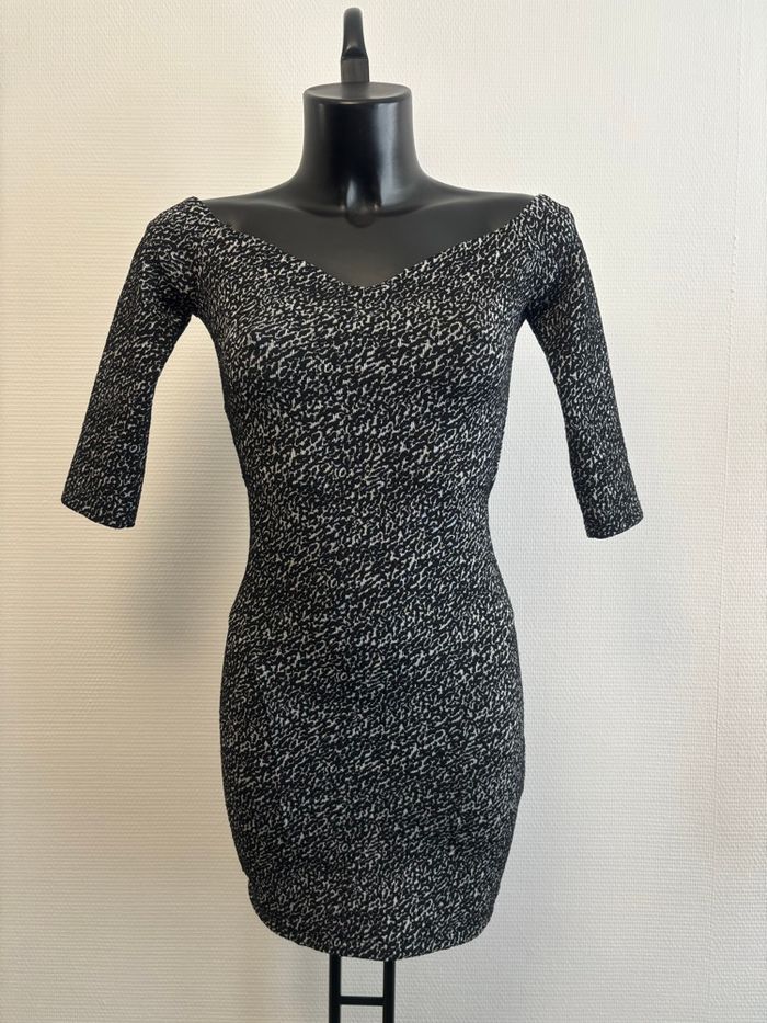 Robe sexy noir et blanc neuve