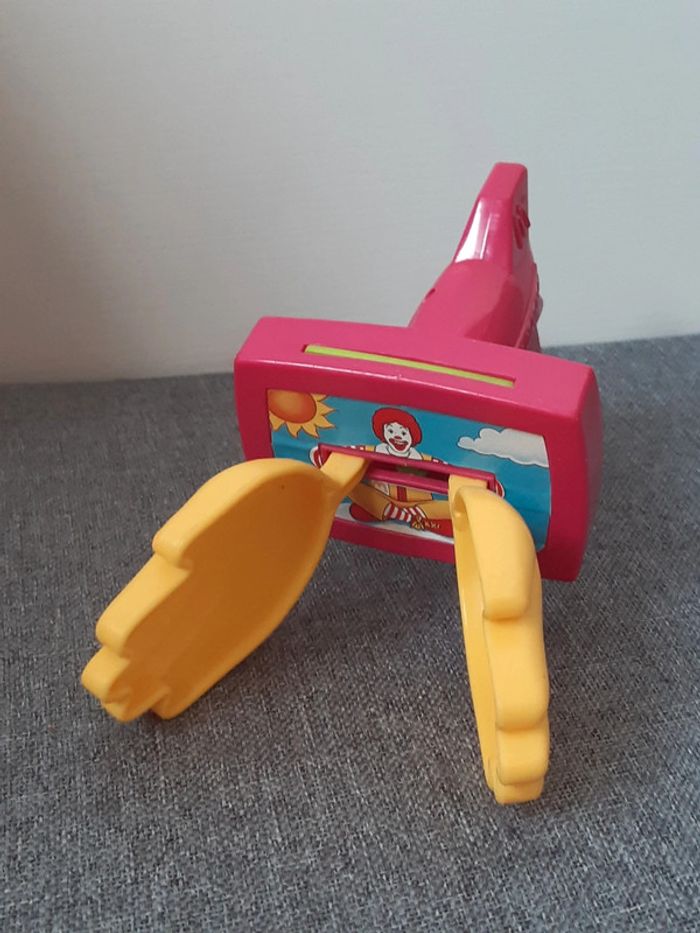 Jouet McDonald's 1993 tape mains 👏 - photo numéro 1