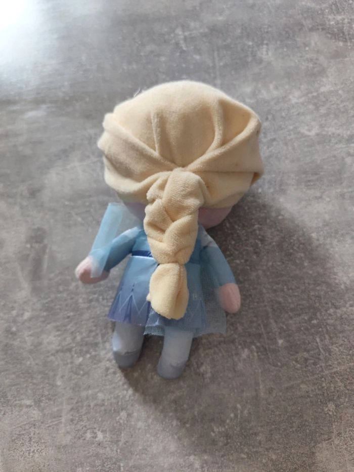 Peluche Disney reine des neiges - photo numéro 2