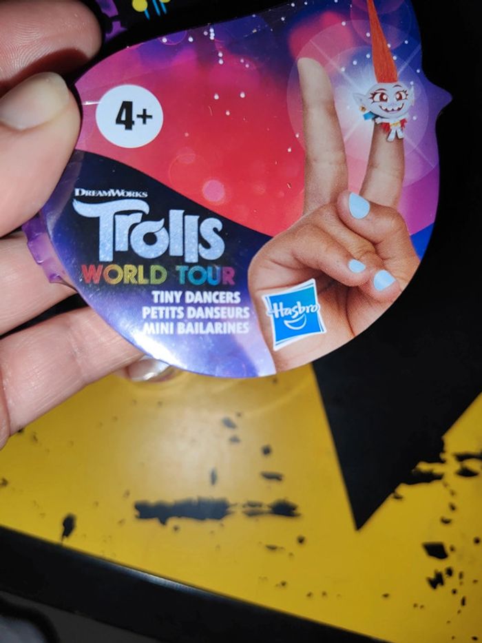 Lot 2 petites figurines doigt trolls - photo numéro 5