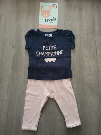 Ensemble tee shirt MC petite championne et legging