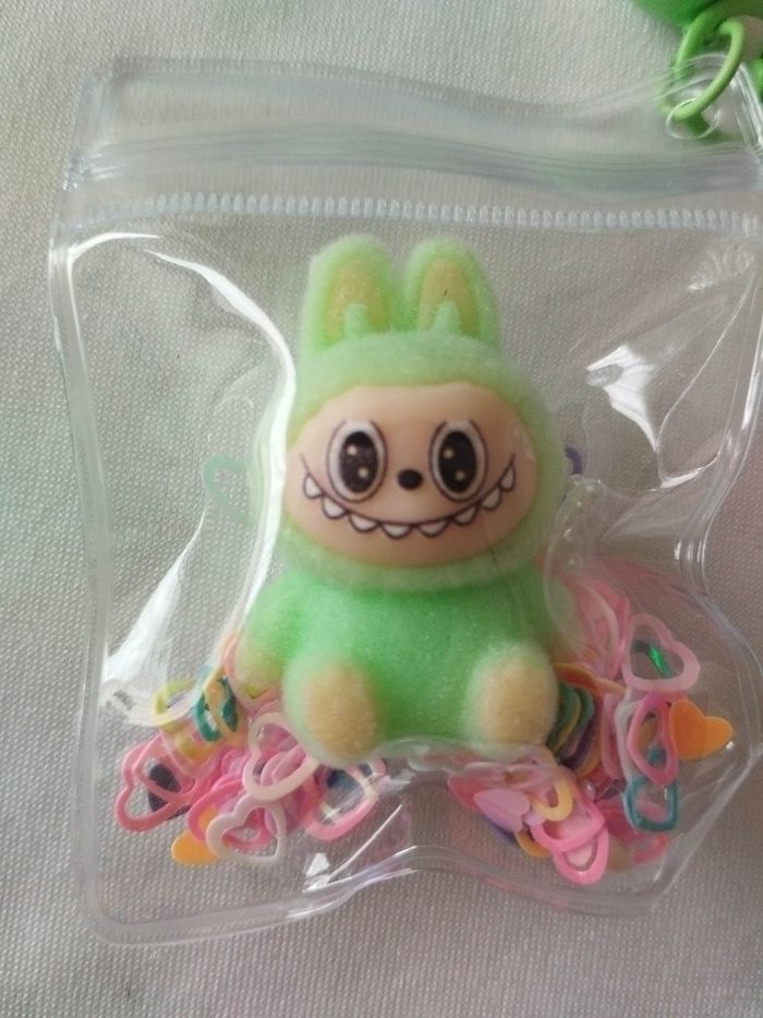 Porte-clés Labubu vert - photo numéro 2