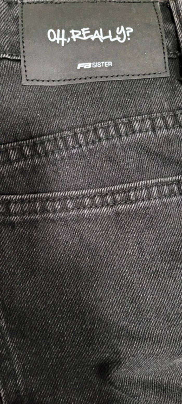 Short neuf - photo numéro 5