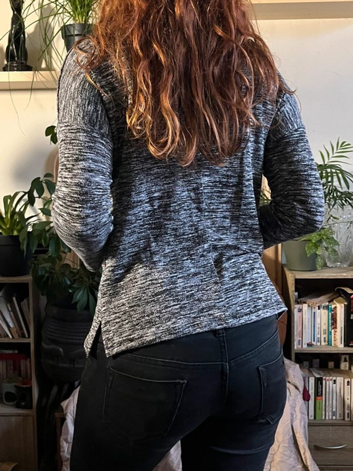 Haut sweat col roulé retombant imprimé - camaïeu de gris - photo numéro 7