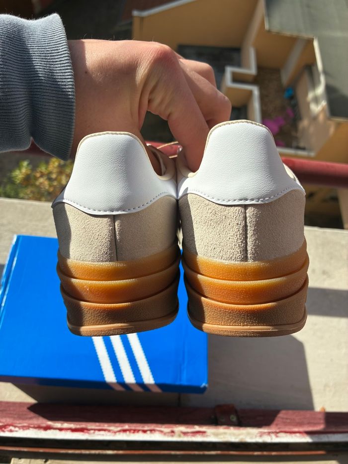 Adidas Gazelle Bold Wonder White/White/Gold Met - Taille 38 2/3 - Neuves - photo numéro 2