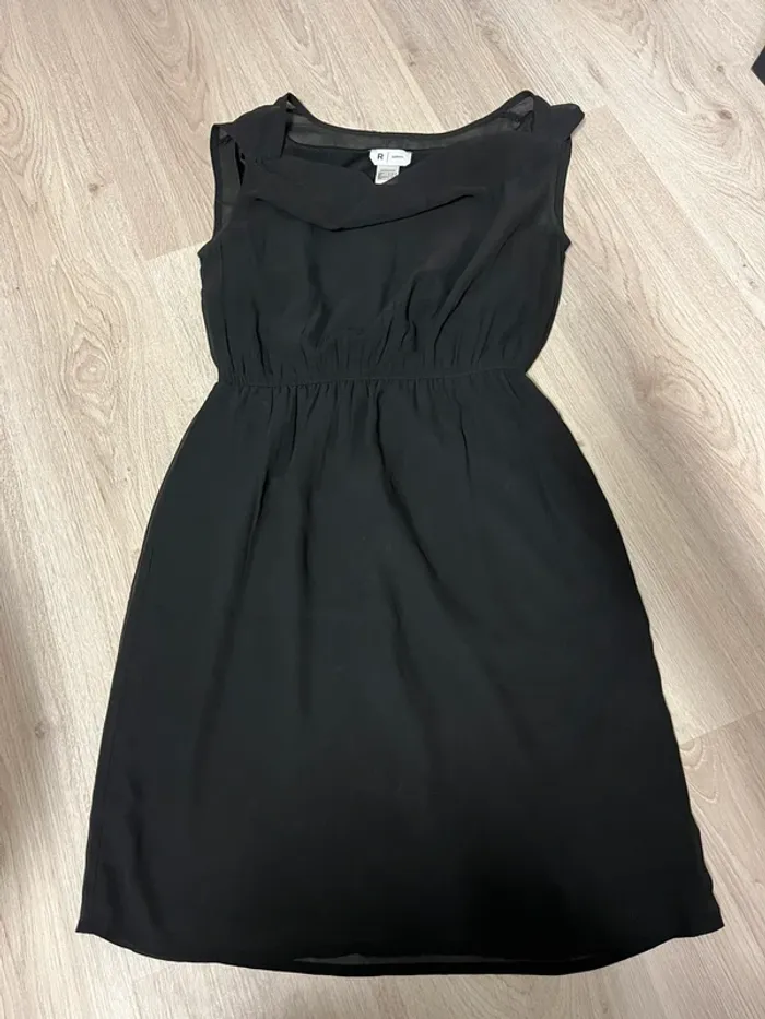 Robe noir