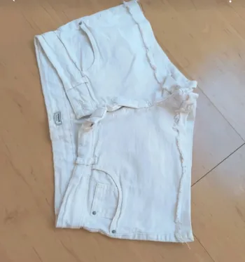 Short jeans