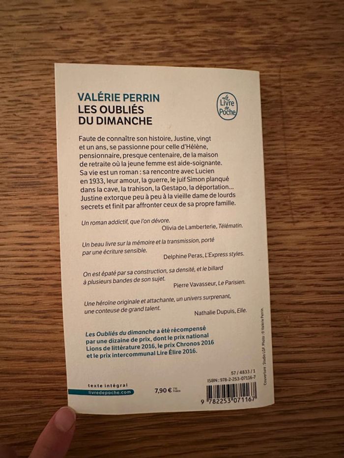 Livre Les oubliés du Dimanche - photo numéro 2