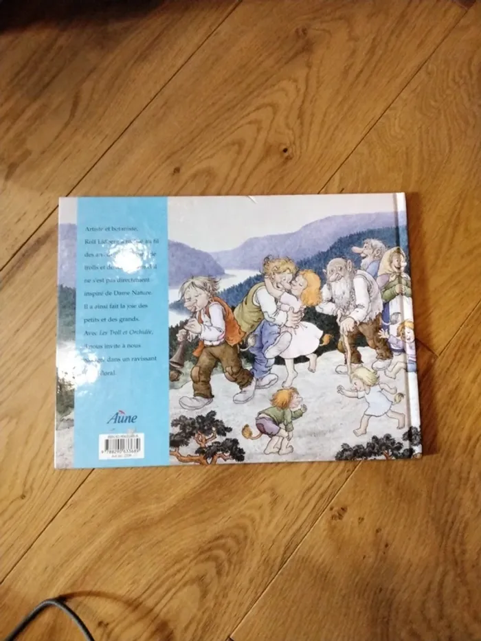 Livre Les trolls et Orchidée. - photo numéro 2