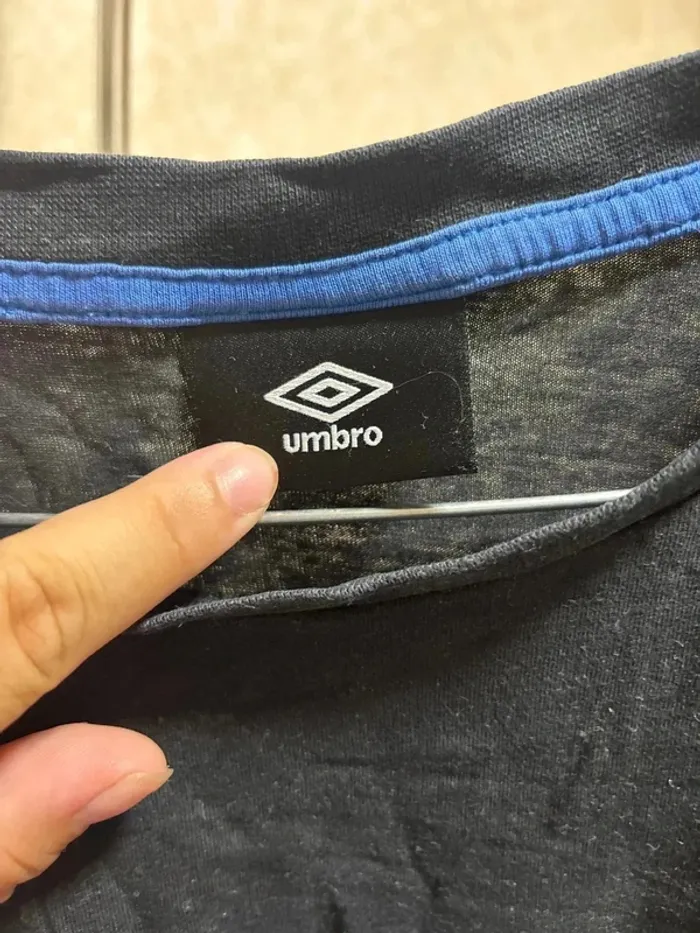 T shirt taille L marque umbro - photo numéro 3