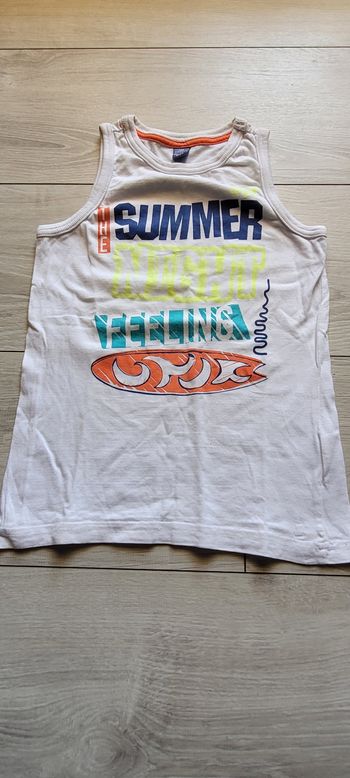 Lot t-shirts et débardeurs 8 ans