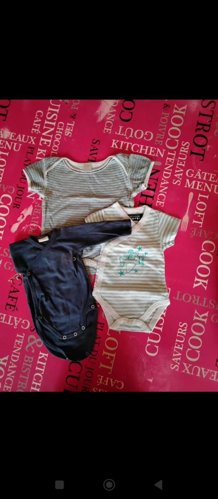 Vêtements  1 mois garçon - photo numéro 2