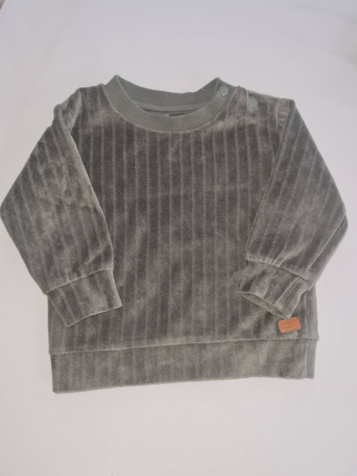 Pull kaki taille 9 mois