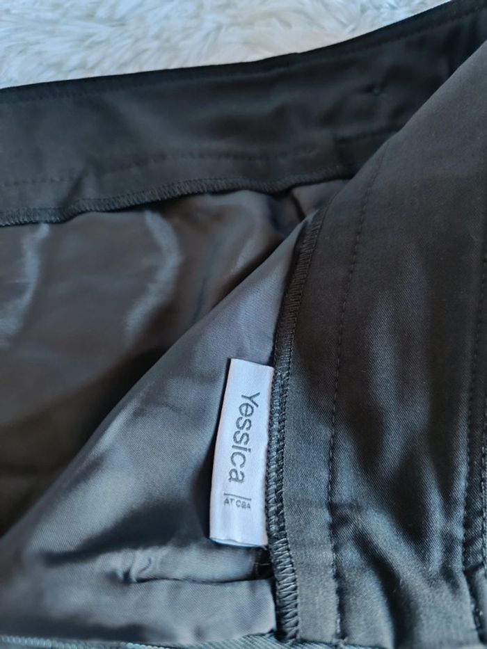 Jupe courte à poches T. 44 Yessica - photo numéro 7