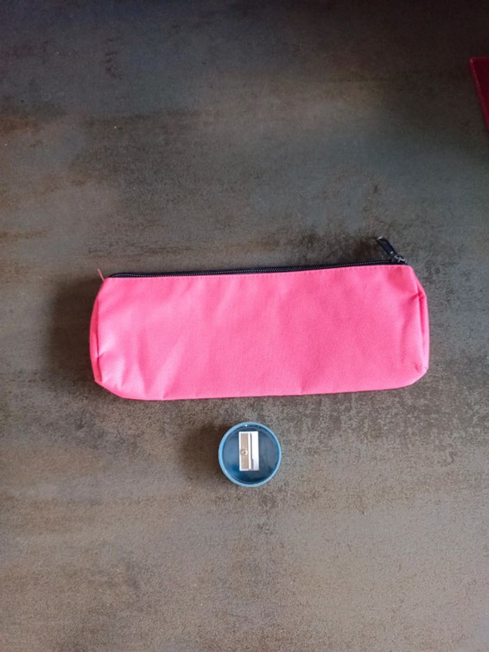 Trousse + taille crayons - photo numéro 2