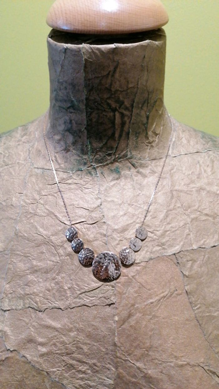 Collier doré - photo numéro 2