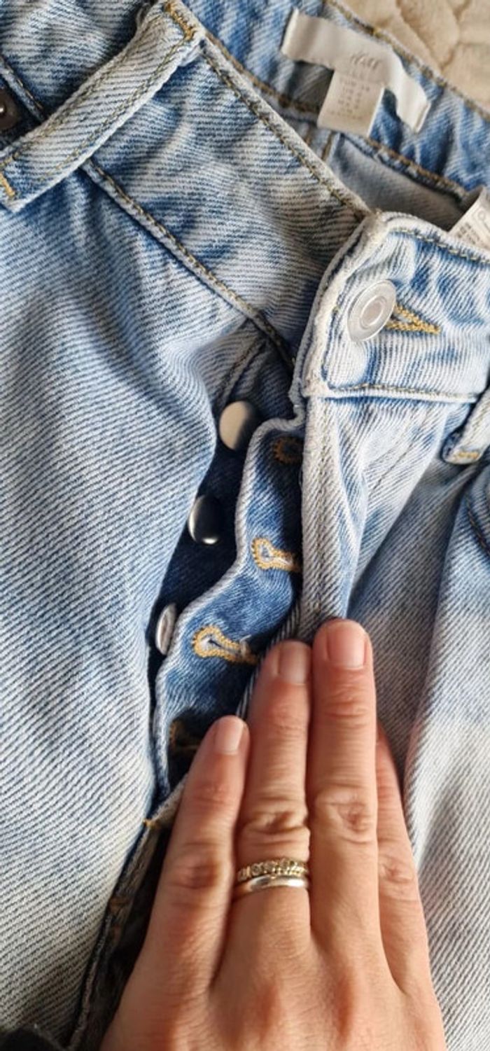 Jean droit 90's H&M genou troué bleu clair à boutonnière taille 38 - photo numéro 6