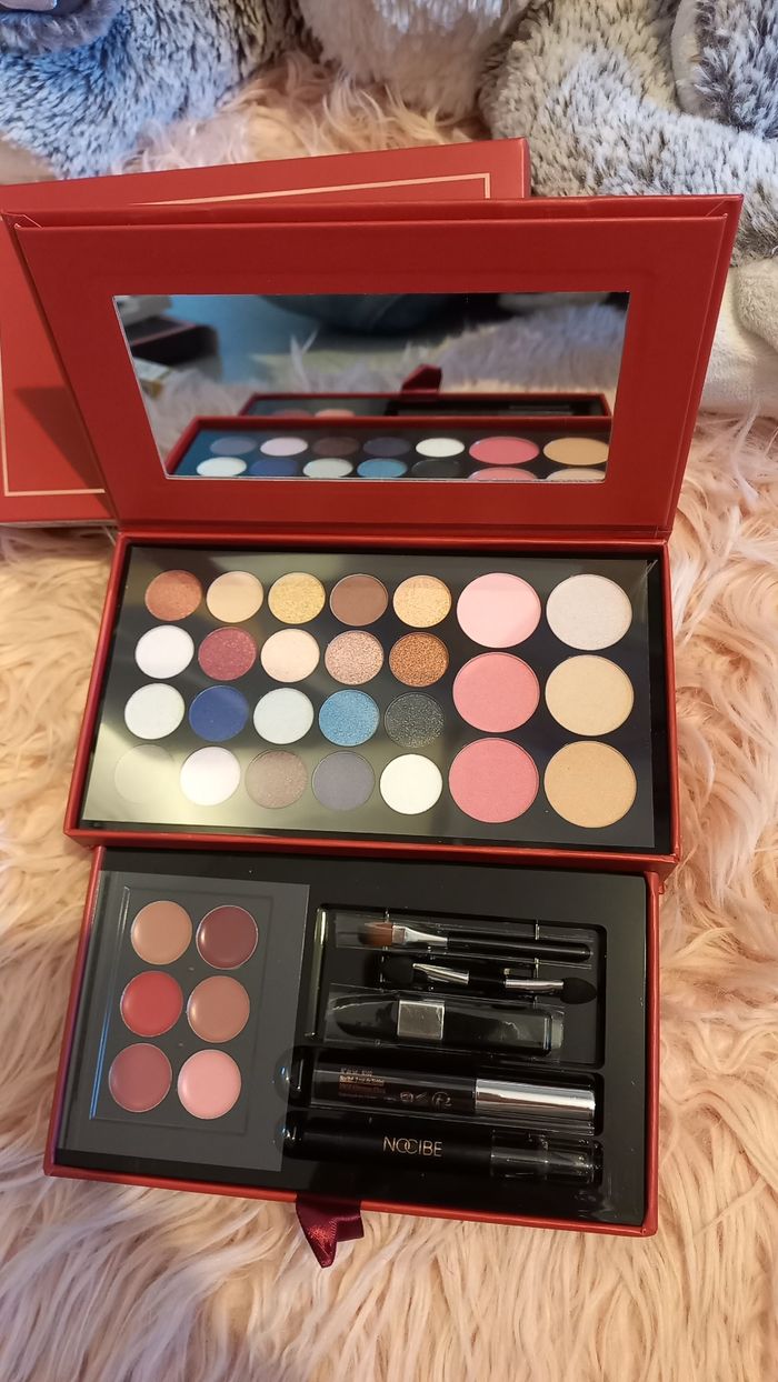 Lot de maquillage - photo numéro 2