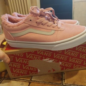 Vans word suede sherpa floxgove pointure 35 jamais porté acheter 70 euros