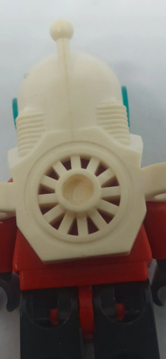 Figurine homme habits de plongeur et casque lego - photo numéro 14