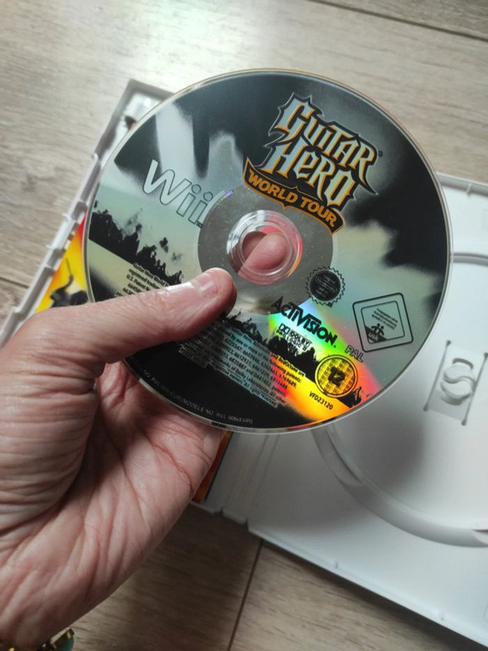 Jeu guitar héro World tour wii - photo numéro 3