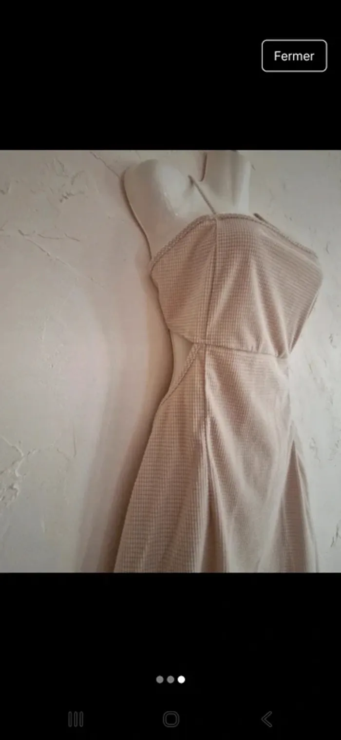 Magnifique robe dos nu - Taille M - photo numéro 2