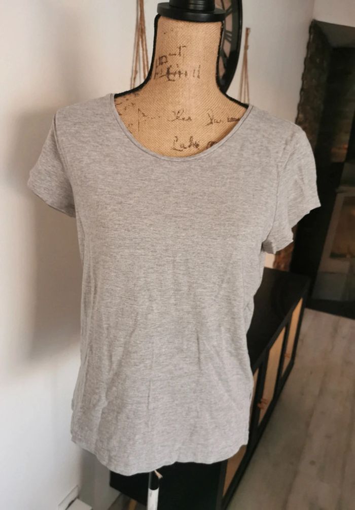 T-shirt.