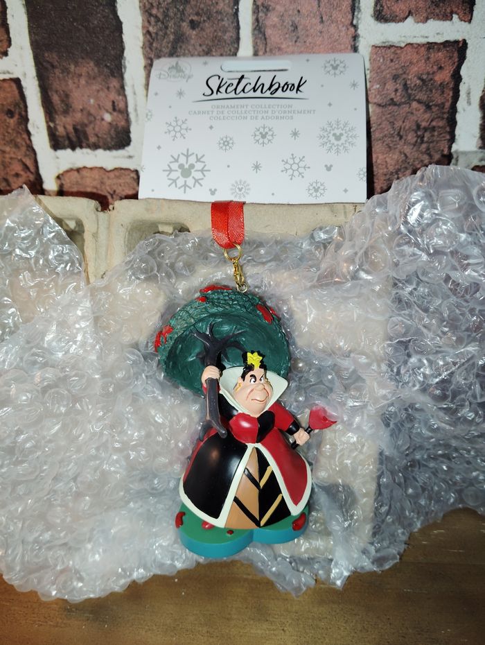 Ornement reine de coeur Alice au pays des merveilles