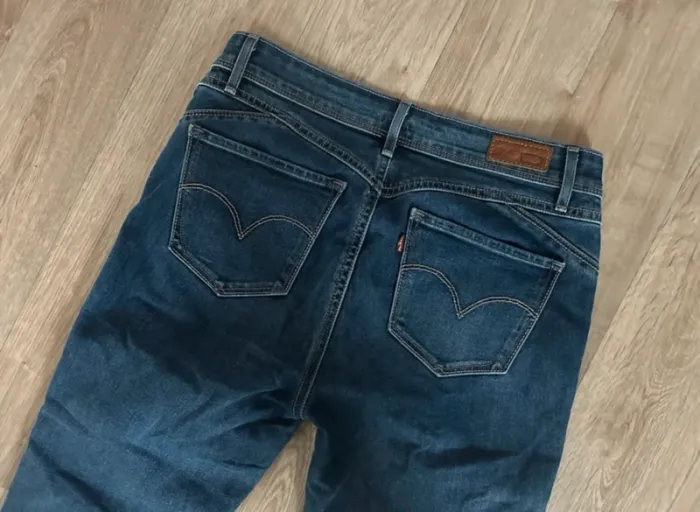 Levi’s jeans mid rise skinny bleu Taille US W.28, L.32/ FR 38. - photo numéro 5