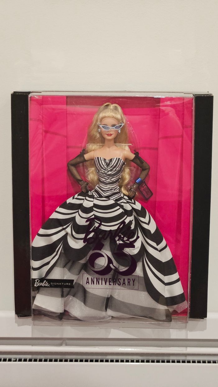 Poupée Barbie signature anniversaire 65 ans