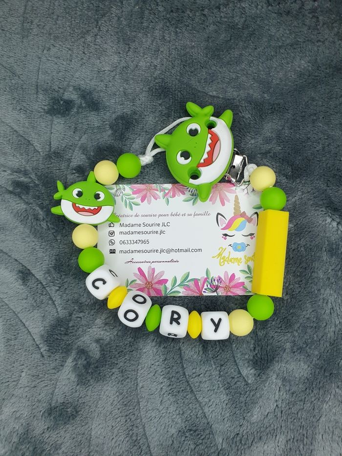 Attache tétine personnalisée Shark - photo numéro 2