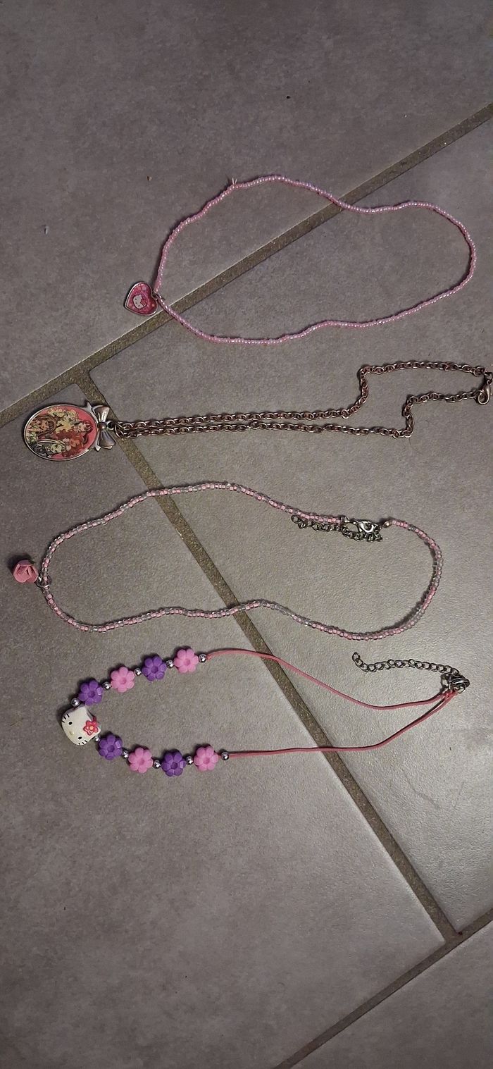 Lot de colliers enfant