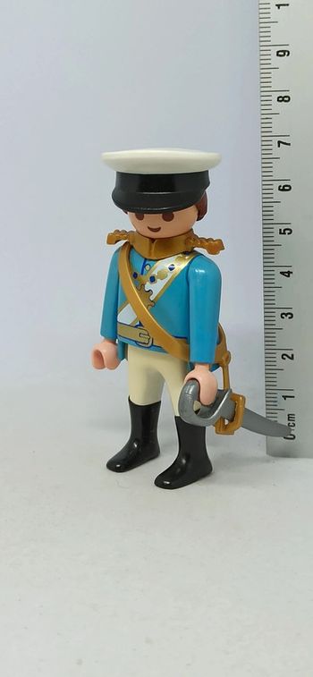 Homme prince avec haut bleu et épée playmobil