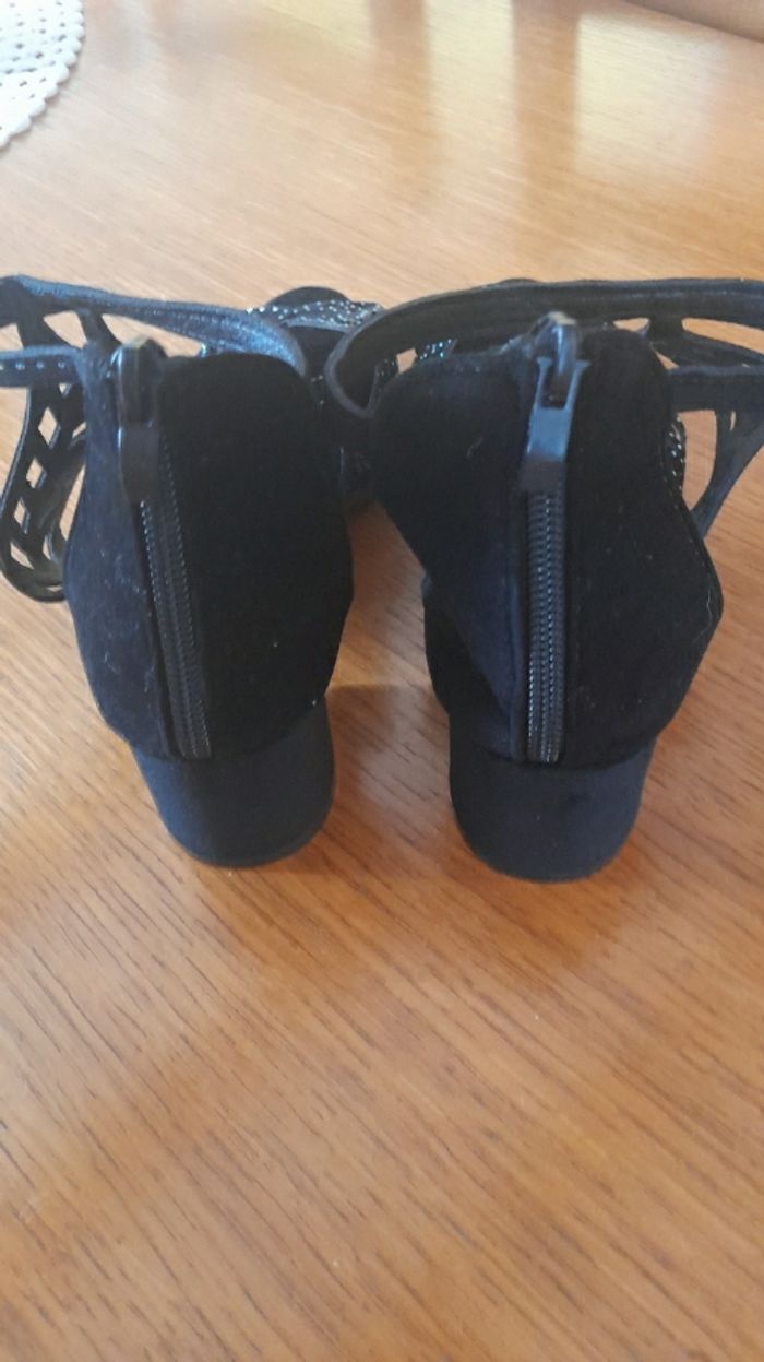 Chaussure neuve pointure 38 - photo numéro 3