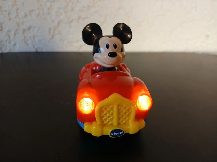Mickey et son cabriolet Tut Tut bolides - photo numéro 3