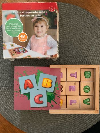Boîte d’apprentissage lettres en bois