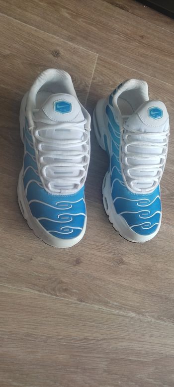 Nike araignée authentique