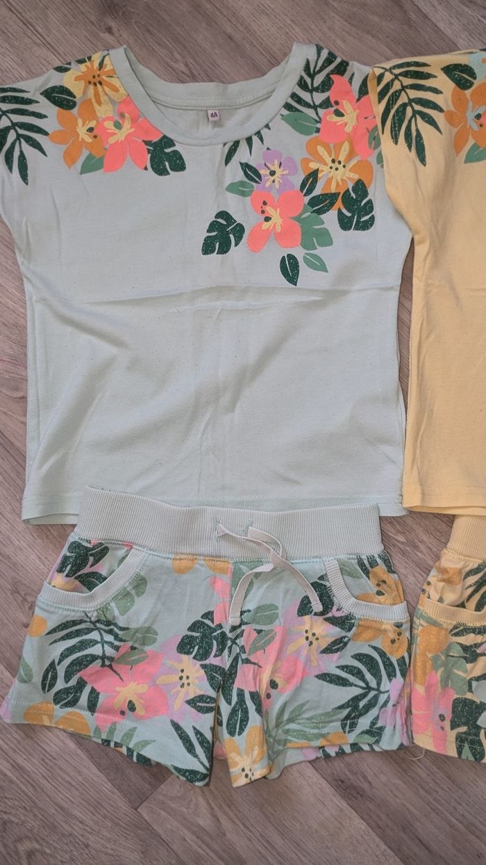 Lot pyjama identiques similaires fille jumelles 4 ans - photo numéro 2