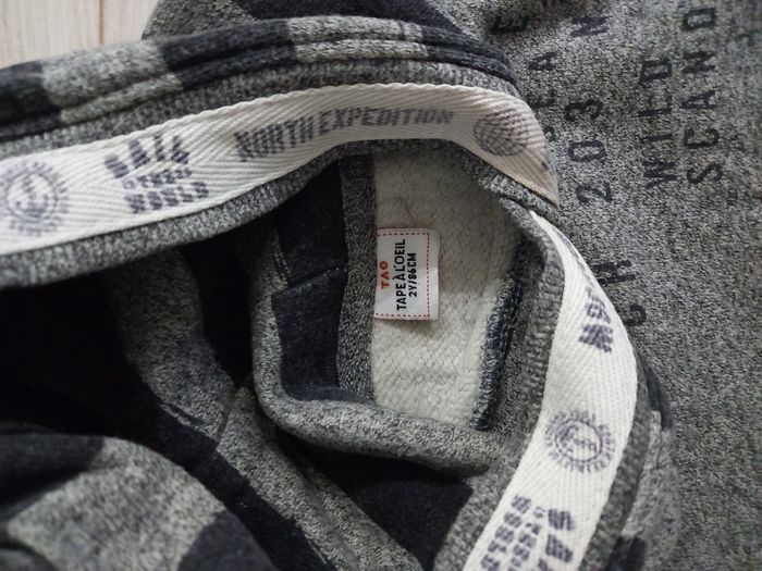 Sweat à capuche tape à l'œil 2 ans - photo numéro 2
