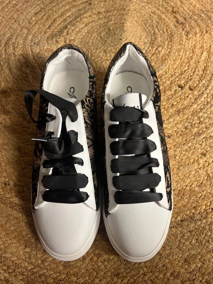 Baskets femme CL11 taille 41 noires et blanches - photo numéro 2
