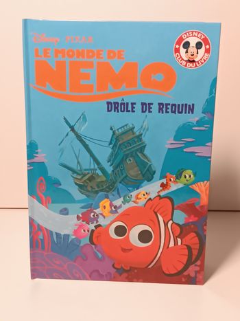 Livre Disney club du livre Le monde de nemo drôle de requin