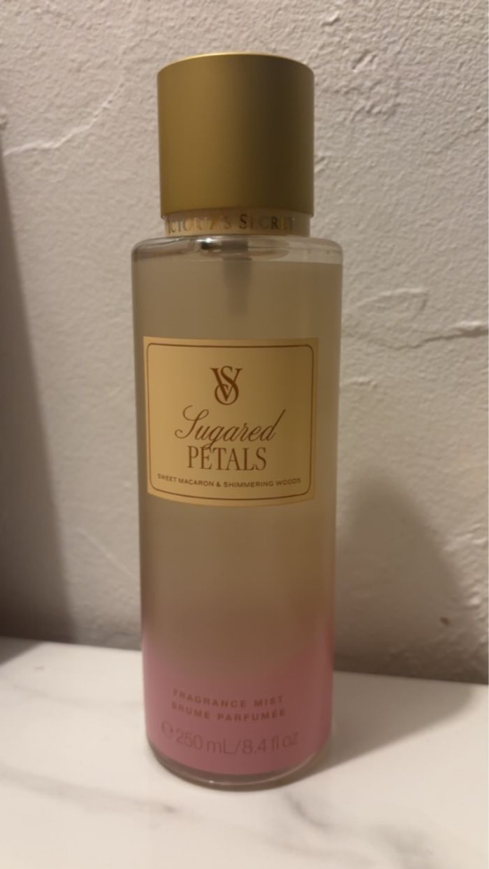 Brume  Victoria Secret neuve et authentique - photo numéro 2