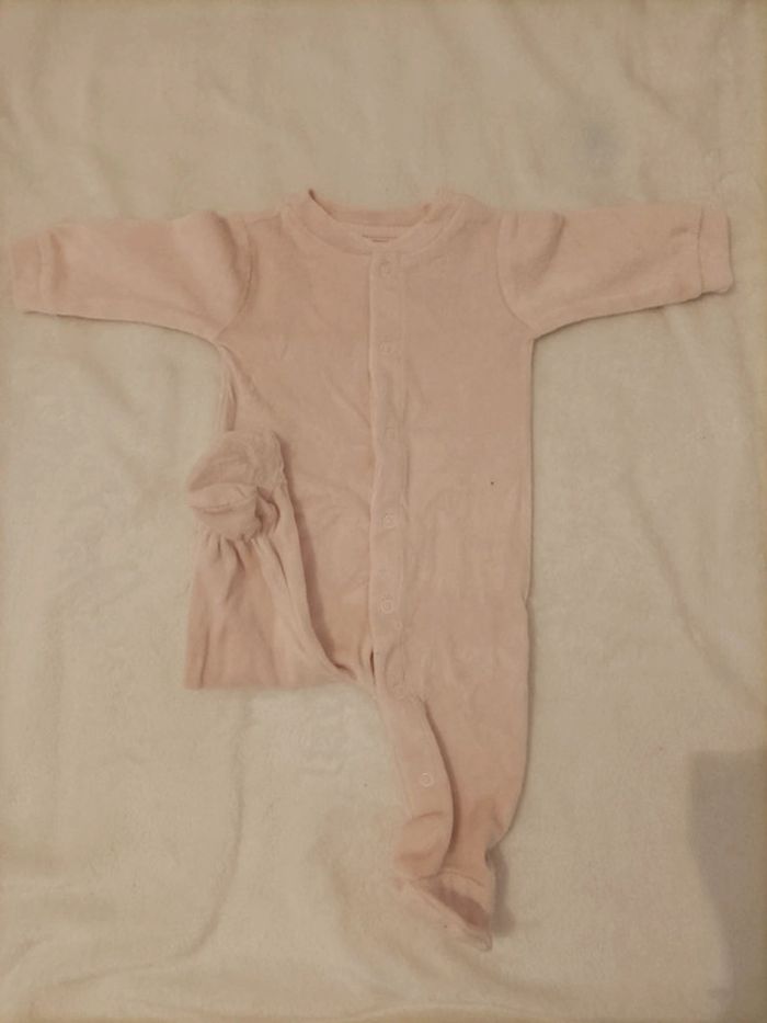 Lot 1 mois – 4 bodys + 1 pyjama tout doux - photo numéro 6
