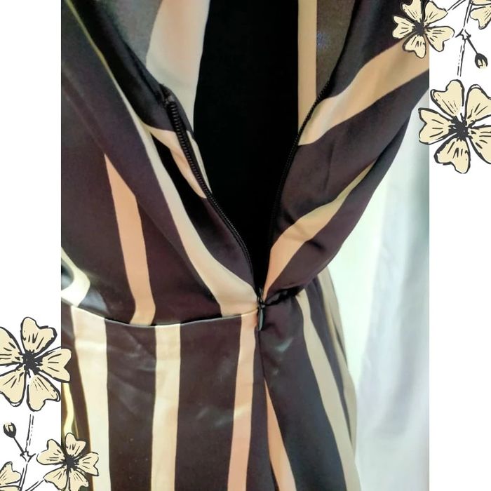 Robe courte H&M à rayures noires et blanches – Taille M - photo numéro 4