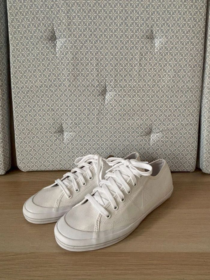 Baskets irisées "Le Coq Sportif" (Pointure : 37)