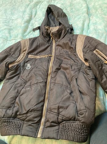 Blouson mi saison avec capuche 12 ans