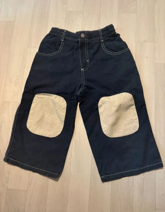 Bermuda 8 ans milkshake bleu marine et beige très bon état
