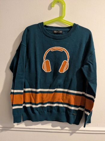 Pull bleu casque audio Neuf  jamais porté