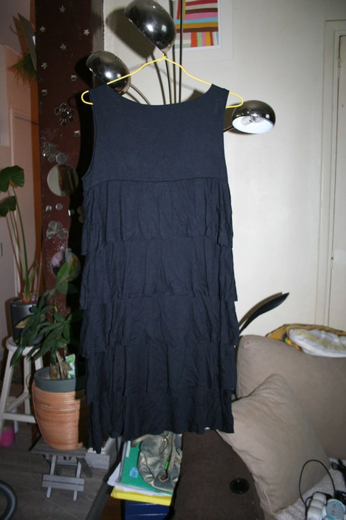 🌸Robe noire à volants Taille 40 "Boutique Parisienne " 🌸